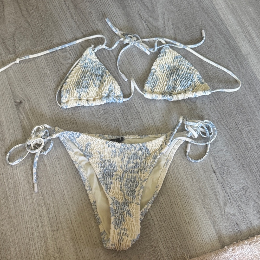 Triangl Swimwear Blue and Cream Bikini